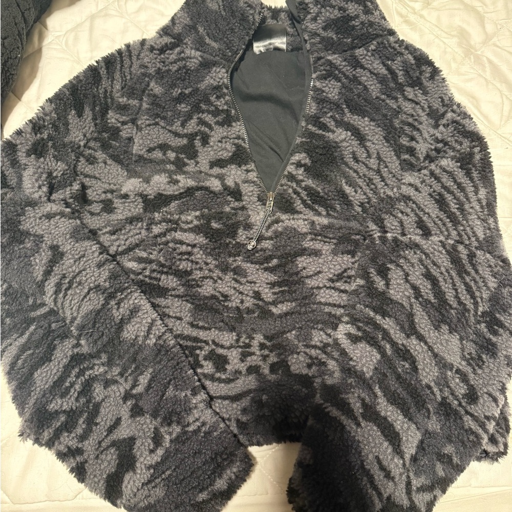 Lululemon Scuba Cropped Fleece Pullover